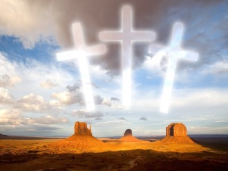 Three%20Crosses%20on%20Desert%20Wallpaper