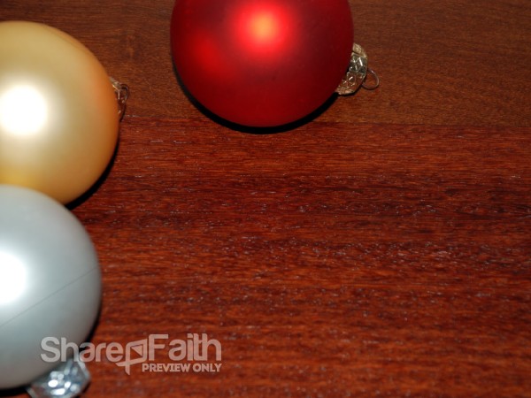 Red,%20Yellow%20and%20silver%20Ornaments