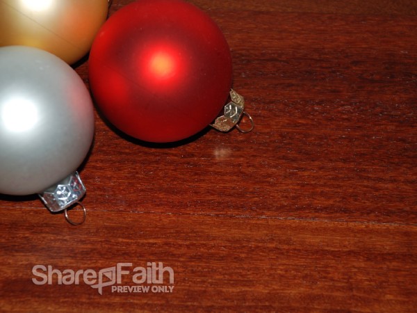 Three%20Ornaments%20in%20the%20Corner
