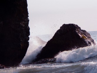 Waves%20Crashing%20around%20a%20Rock