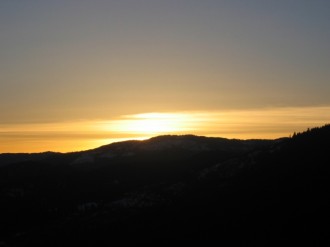 Golden%20Sunset%20with%20Mountain